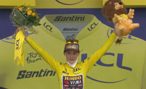 Jonas Vingegaard har kørt sig i førertrøjen i Tour de France, efter han på imponerende vis har vundet 11. etape.