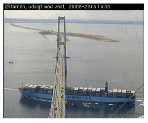 Maersk McKinney Møller passerede Storebæltsbroen fra Nord -  Aug. 20 14.34