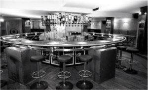 The new rotating bar of cafe April in 1996