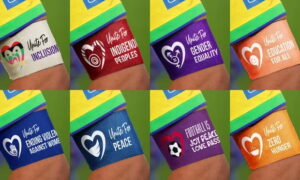 De otte Fifa-sanktionerede armbind, som spillere kan bære ved kvindernes verdensmesterskab til sommer. Foto: FIFA/PA