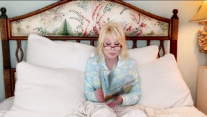 #StayHome #WithMe #ReadWithMe "Goodnight with Dolly" | 