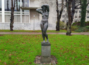 Kai Nielsen Vaagnende Kvinde 1920 i Rådhusparken, Aarhus