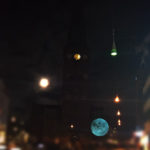 Fredag den 03.nov kl.18:59 - det er den rigtige fuldmåne til venstre ...