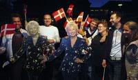 Den lokale fanklub havde naturligvis også fundet vej til Boblen med flag og det hele på sangerindes 57-års fødselsdag